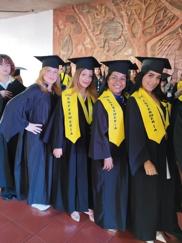 Uptamca graduó a profesionales de pregrado y postgrado